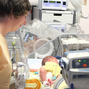 Versorgung kranker Früh- und Neugeborener Versorgung kranker Früh- und Neugeborener